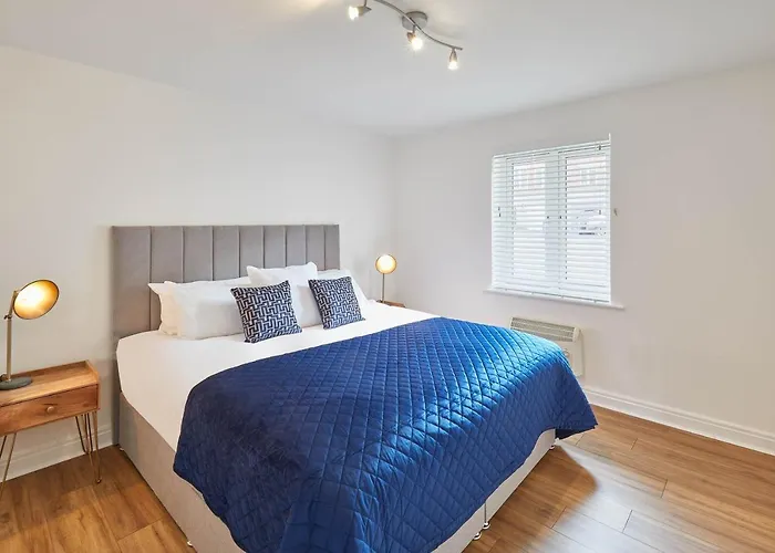 Host & Stay - Freshwater View